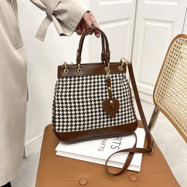 New Retro Color Matching Houndstooth Heart Tote Bag Large Capacity Portable Shoulder Messenger Bag - Image 2