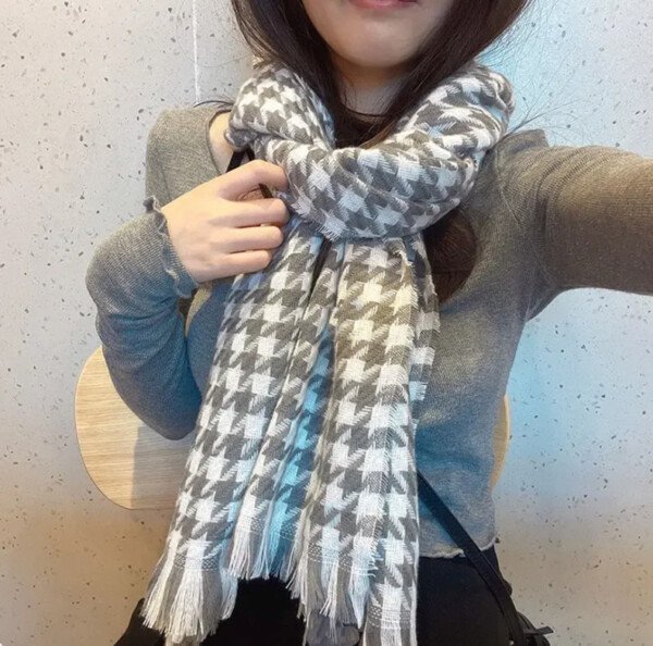 Women's Cashmere-like Houndstooth Design Outer Shawl Scarf - Image 4